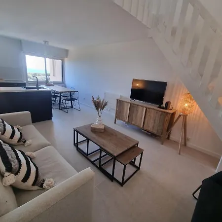 Apartment : 2 Au Bord Des Falaises
